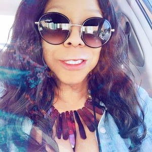 Meet your Posher, Vvalarie